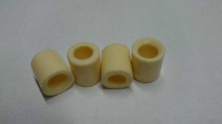 Kostice karambol tvrzený plast 11mm